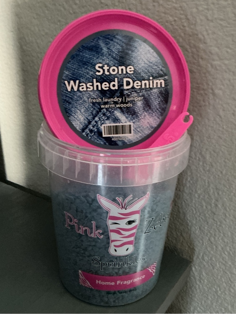 Stone Washed Denim Pink Zebra Wax Melts in a 4 oz blend bag